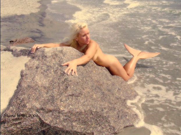 Mermaid Hugging Beach Rock - Mermaid Beach Model