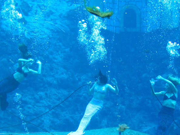 Mermaid Castle Show - Mermaid Model Under Water