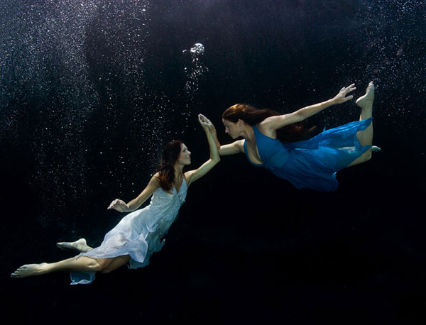 Mermaid Model Duel - Mermaid Model Under Water