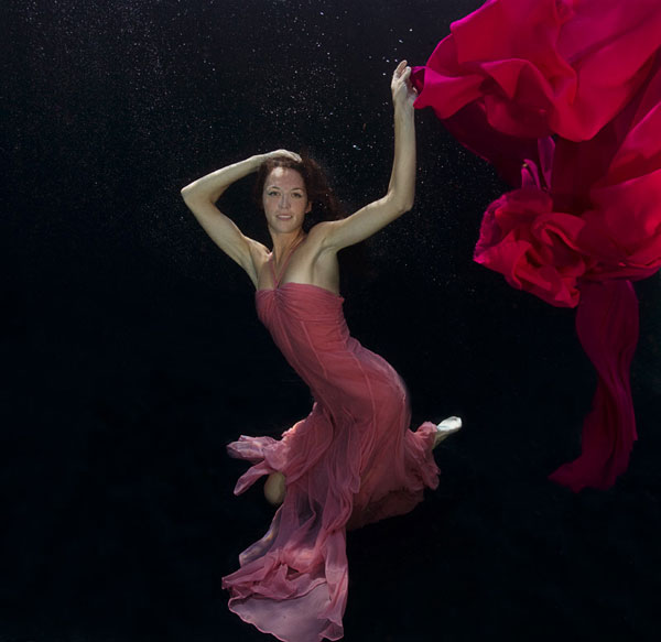 Mermaid Transformation - Mermaid Model Under Water