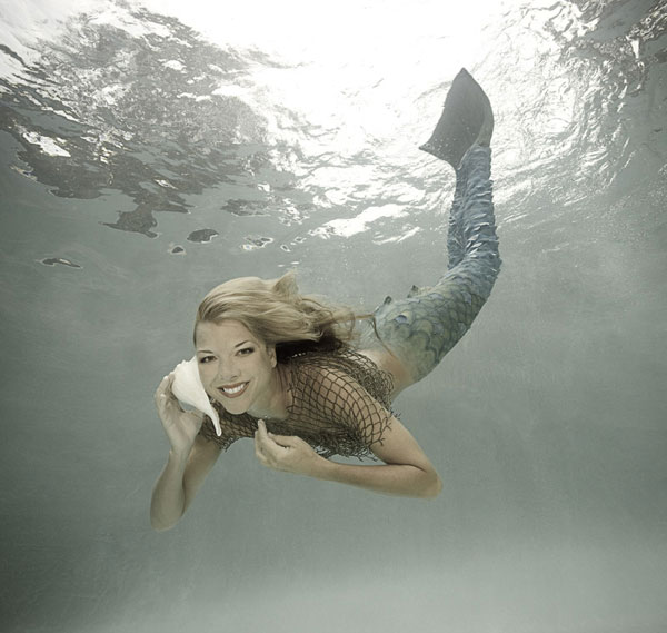 Mermaid on Cell Phone - Mermaid Model Under Water