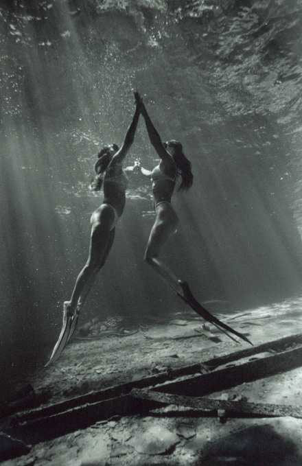 Scuba Model Mermaids - Mermaid Model Under Water