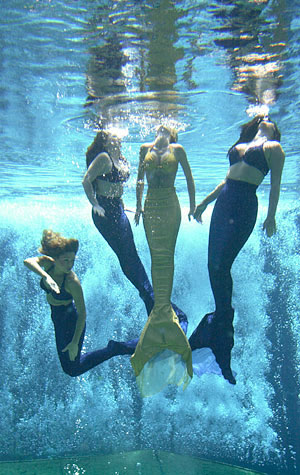 Weeki Wachee Mermaids - Mermaid Model Under Water