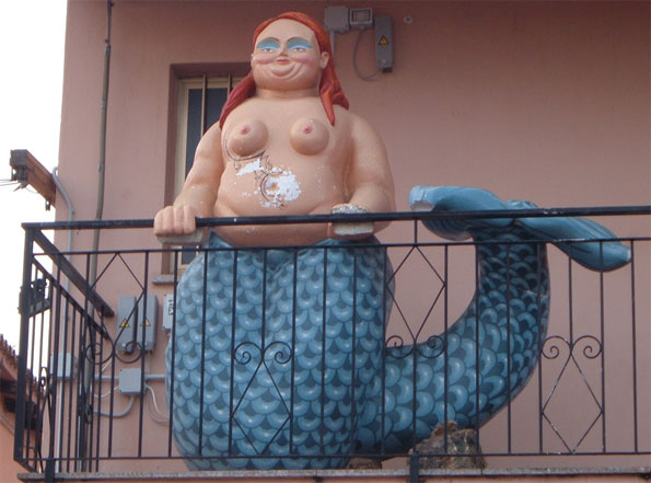 Fat Mermaid on Balcony - Mermaid Cake