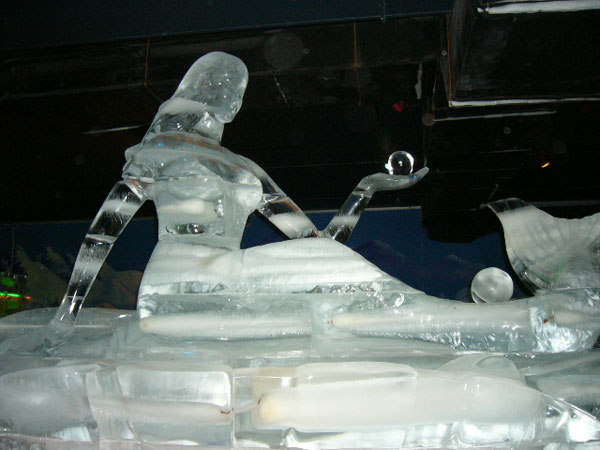 Ice mermaid at party - Mermaid Statue