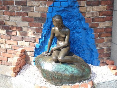 Mermaid by building - Mermaid Statue