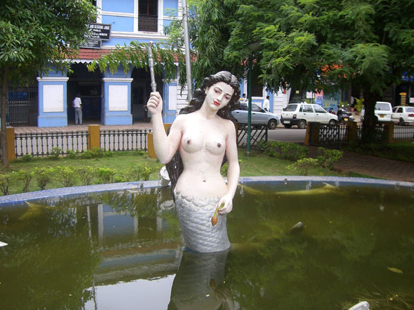 Mermaid in Old Water - Mermaid Statue