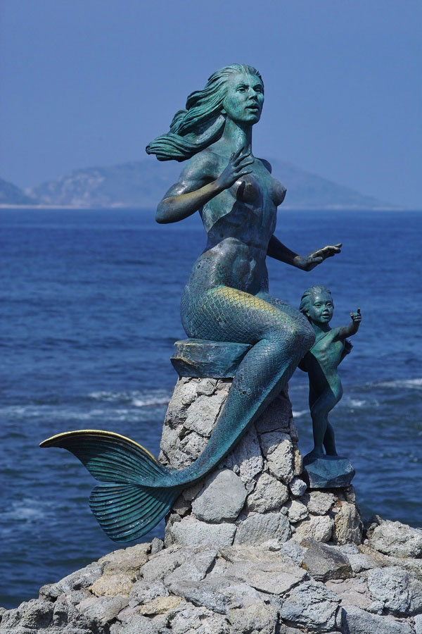 Mermaid statue Mazatlan - Mermaid Cake