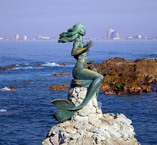 Mermaid statue Mazatlan  - Mermaid Cake