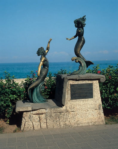 Mermaid statue Puerta Vallarta - Mermaid Cake