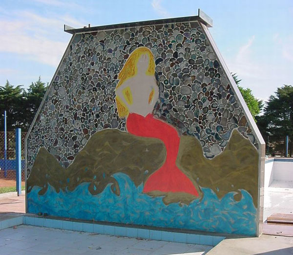 Sirene on Wall - Mermaid Statue