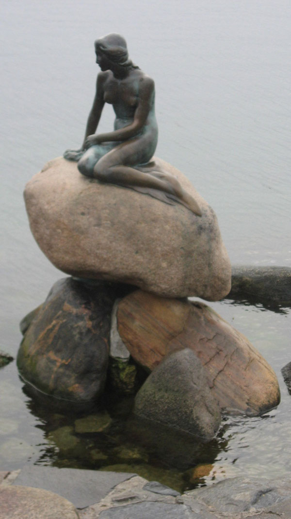 Sitting mermaid - Mermaid Statue