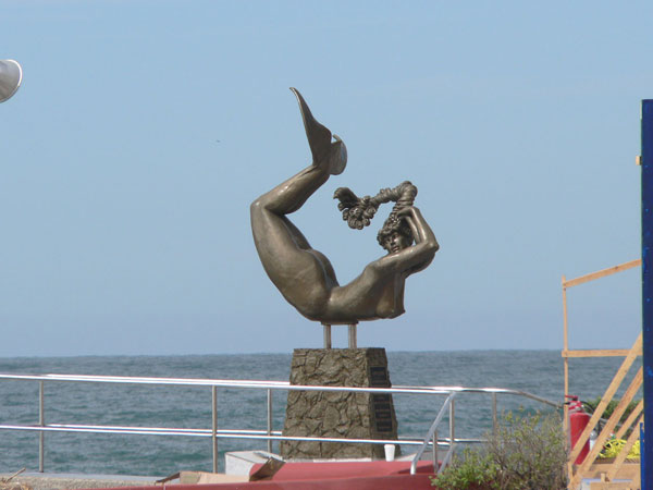 Tail High Mermaid - Mermaid Statue